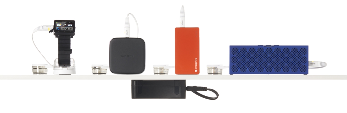 Hộp nguồn 4 cổng thể bảo vệ cho đồng hồ thông minh, sạc dự phòng, loa không dây trưng bày