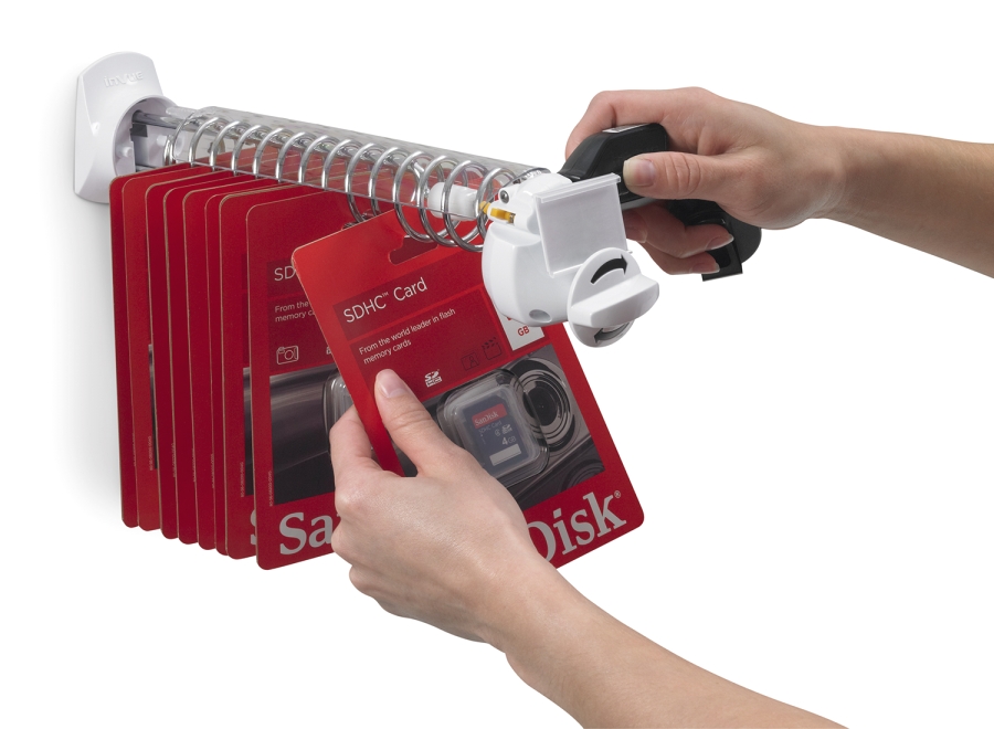 Sử dụng chìa khóa từ mở móc treo Helix