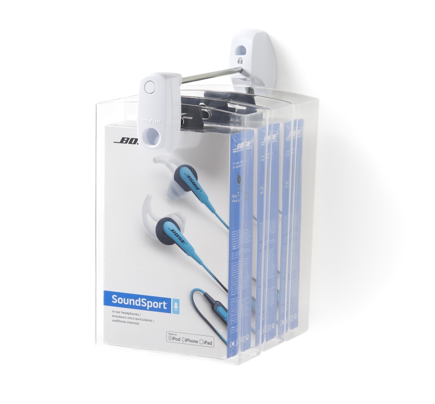 Hôpn bảo vệ cho tai nghe Bose trưng bày trên móc treo