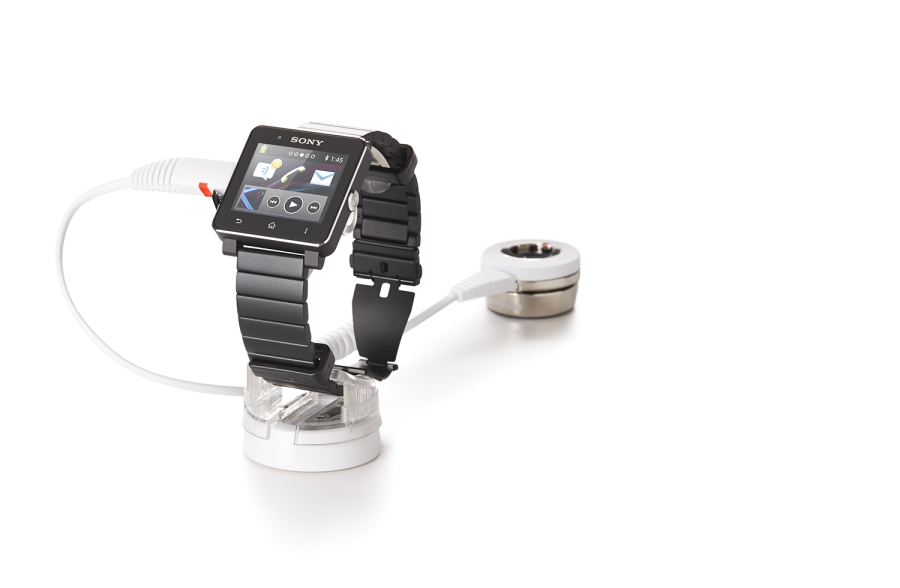 Thiết bị bảo vệ đồng hồ thông minh Sony trưng bày Zips Power