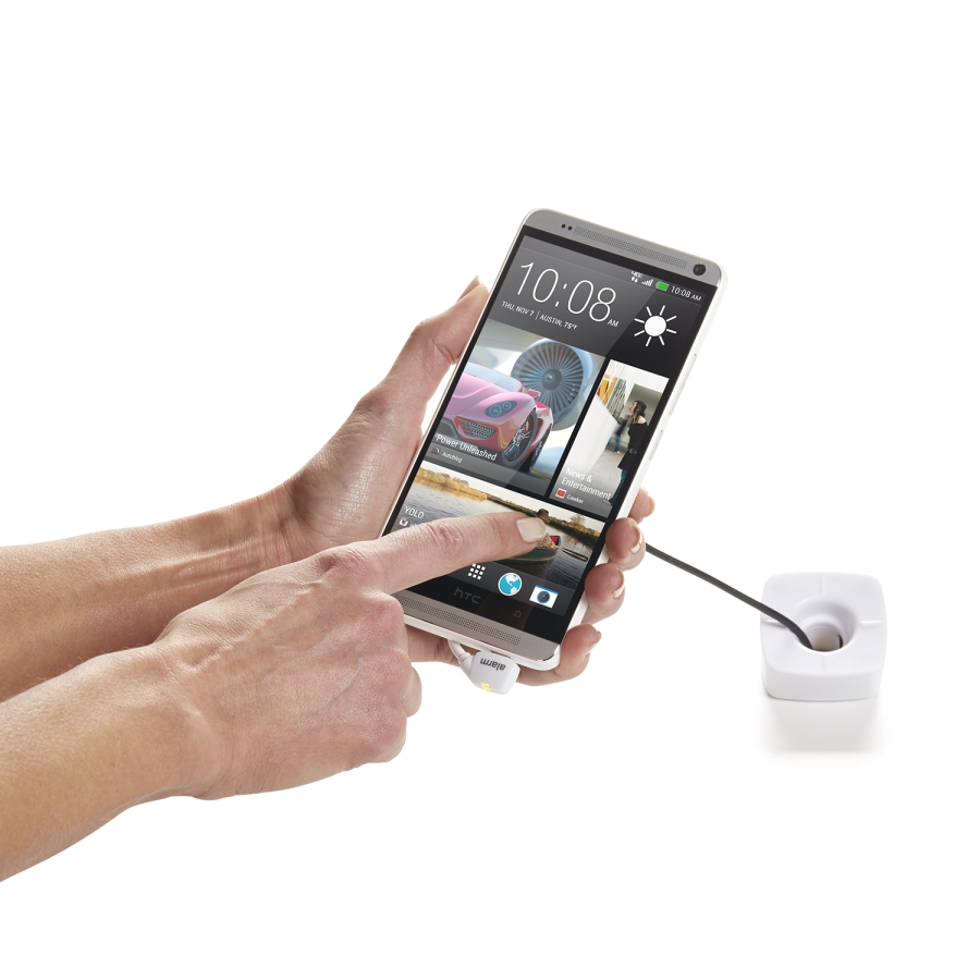 Khách hàng trải nghiệm sản phẩm khi được gắn thiết bị bảo vệ S1500