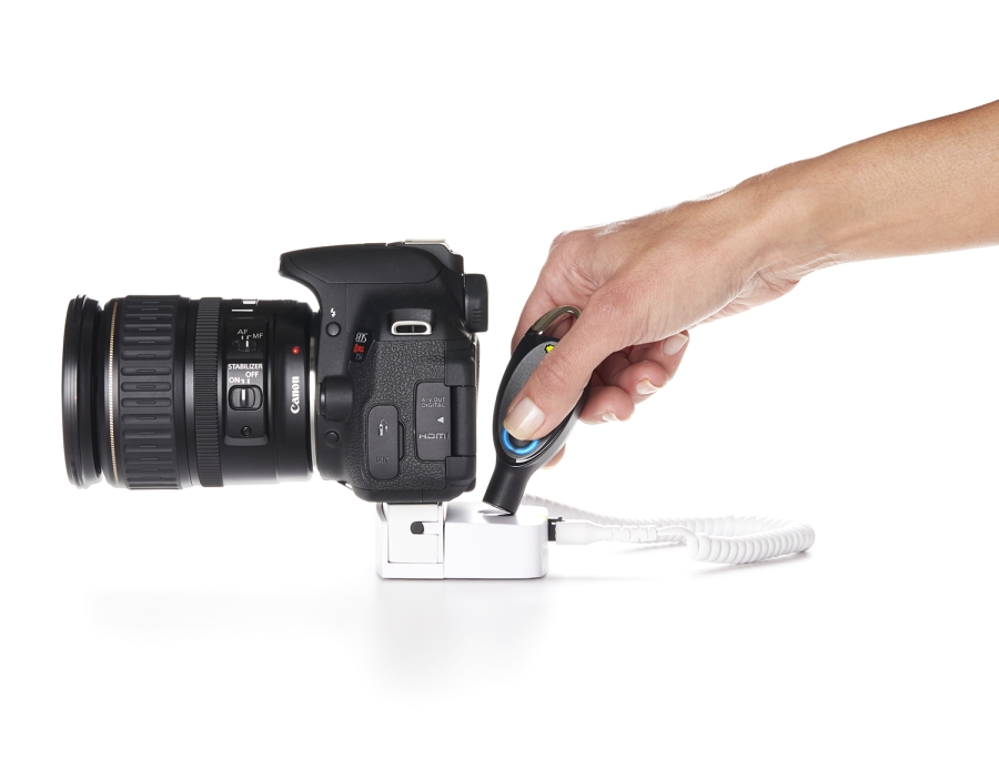 Sử dụng chìa khóa IR2 để tắt mở báo động